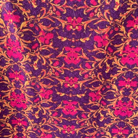 💜 LuLaRoe PERFECT T EUC💜 - Picture 2 of 3